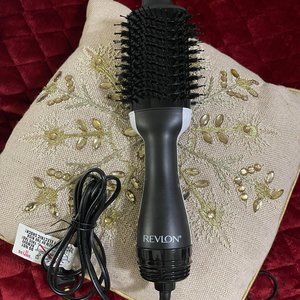 USED ONCE Revlon® One-Step Hair Dryer and Volumizer Hot Air Brush in Black/White